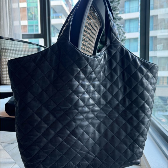 Yves Saint Laurent Black Quilted leather Tote - Icare Maxi bag in lambskin - Picture 9 of 11
